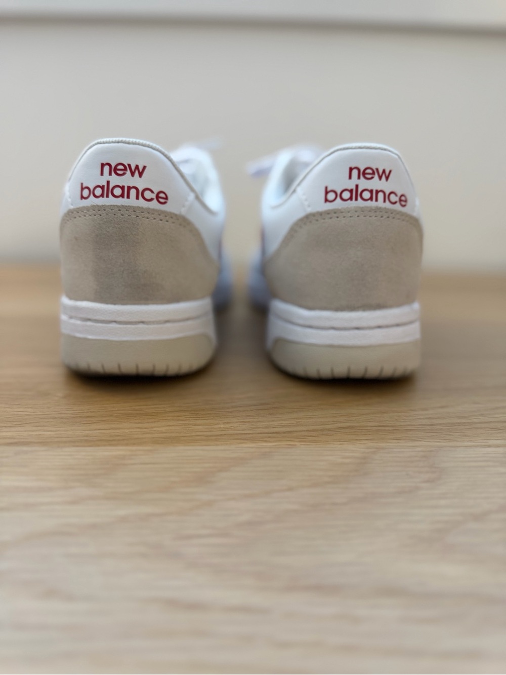 New Balance Men’s White Sneakers with Red 'N' Logo - Size US 11 - Picture 5 of 8